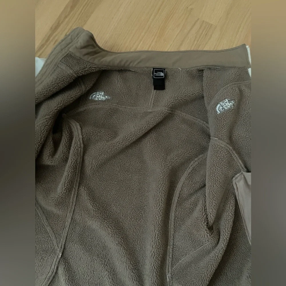 The north face jacket - Picture 2 of 7